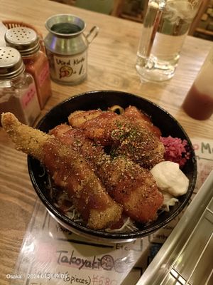 Earthmeat cutlet bowl at Shinsekai Paprika Shokudo Vegan in Osaka