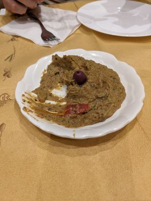 Melitzanosalata at Taverna Mezedofolia in Crete