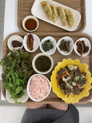 Bulgogi 14.000 plus dumplings 5.000  at VEGANCHAN in Seoul