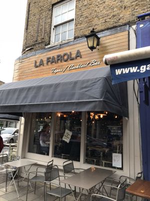 Exterior  at La Farola in North London