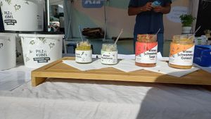 veganmania: producrs to try @hutundstiel at Vegane Gesellschaft Österreich in Vienna