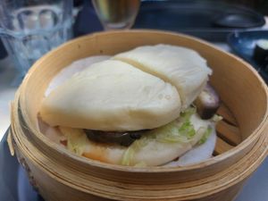 Bao (sem o molho que não é vegan) at Matchmama in Lisbon