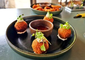 Bolinhas à Várzeas (alheira) at Dona Sardinha in Luso