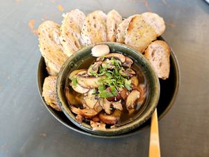 Cogumelos à Luso at Dona Sardinha in Luso