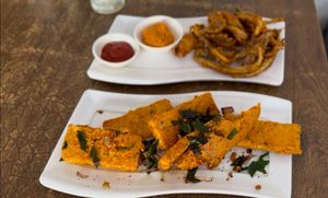 Tofu, oyster mushroom pakodas #Veganuary at Kyampa - The White Lotus Cafe in Lalitpur