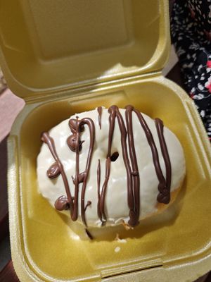 Zebra doughnut at Vonuts in Valencia