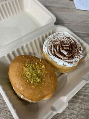 Donut de crema de pistacho con glaseado y pistacho troceado (3,60€) y donut de tiramisú (3,60€) at Areca Bakery in Barcelona