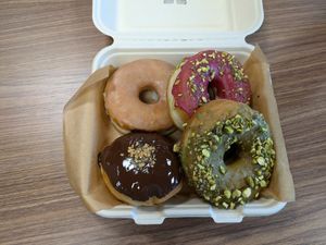 4 donuts at Areca Bakery in Barcelona