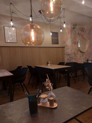 Ambiance at Café Hin & Veg in Leipzig