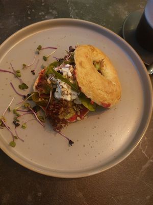 Vegetarian Moritz bagel at Café Hin & Veg in Leipzig