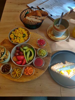 Frühstücksplatte Berta at Café Hin & Veg in Leipzig