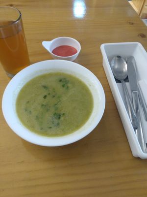 Broccoli soup, and small fruit dessert at Equilibrio Natural in Pereira