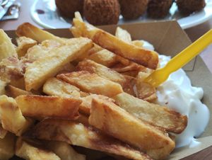 Patat met vegan mayo at Cafetaria De Vesting in Naarden