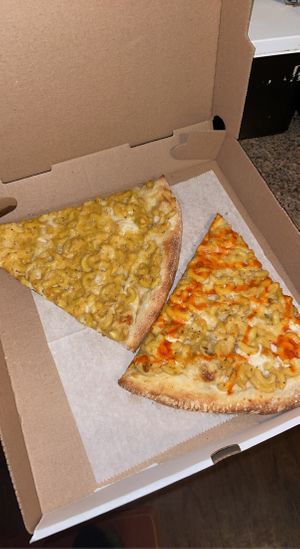 Hands down the best vegan pizza I have ever had!  #Veganuary at 3 Brothers Pizza Cafe in Farmingdale