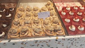 Shop window - enticing! at Cinnamood  in Luxembourg City