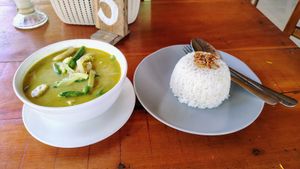 Green vegetable curry at Nida's Place in Lembongan