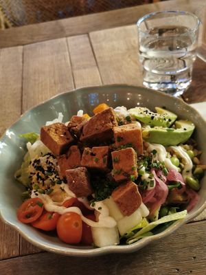 Tofu bowl with lime aioli sauce and rice at Deliberi - Hansakvarteret  in Turku