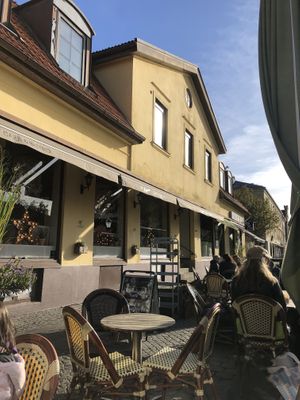Café von Außen  at Café Mignon in Varberg