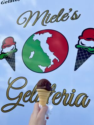 Mieles ice cream truck   at Miele's Gelateria - Inverness in Inverness