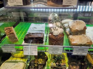 Vegan cakes at Café Área in Santiago