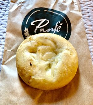 Mini onion focaccia   at Panfé in Bologna
