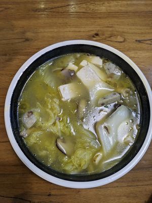 Soup with tofu, mushrooms, veg balls, napa cabbage at Gu Se Gu Xiang - 谷色谷香 in Wuxi