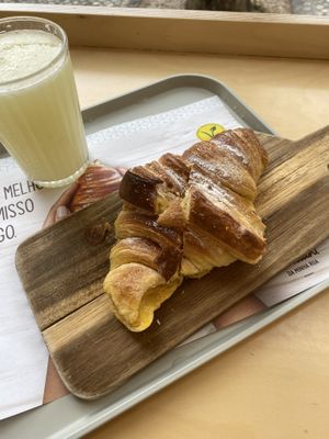 Plain croissantt  at O Melhor Croissant da Minha Rua in Sintra
