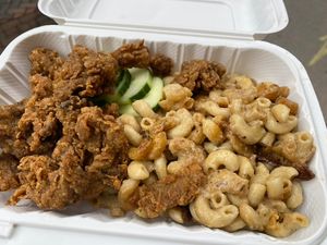 Mac & cheese with fried mushrooms at Soulistic Vegan in Schenectady