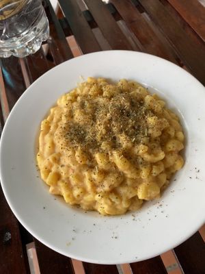Mac & Vegan Cheese at Karma Waters in Da Nang