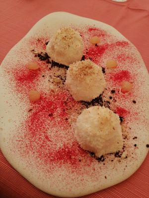 Dolce at Essenza Dario e Anna - dal 1964 in Arezzo