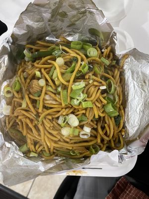 Vegan Hakka Noodles  at Momo Hub in Brampton