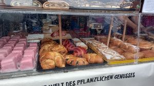 pastries @ veganmania 2025 at Bäckerei Hartner in Grabern