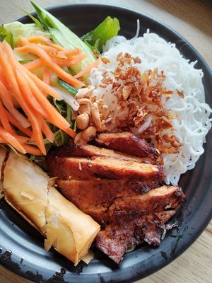 Bun Bi Cha Gio at EatHappy Vegan - Rosenhoff in Oslo