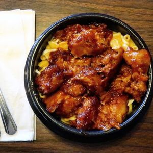 Mac& cheese and Barbeque "chicken" at The Happy Hooligans in San Jose