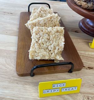  at Lindsey Bakes in Mobile