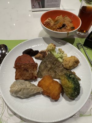 Vegan friendly items  at Kyo Kyo Vegetarian Restaurant - 京享蔬食百匯餐庁 in Kaohsiung