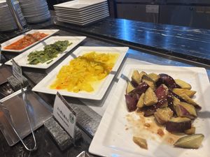 Salads sides including kimchi  at Kyo Kyo Vegetarian Restaurant - 京享蔬食百匯餐庁 in Kaohsiung