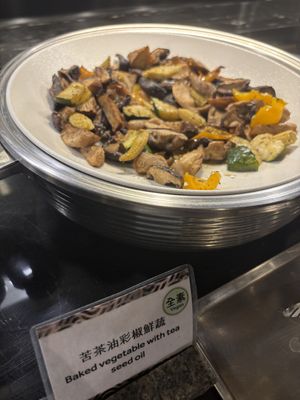 Stir fry  at Kyo Kyo Vegetarian Restaurant - 京享蔬食百匯餐庁 in Kaohsiung