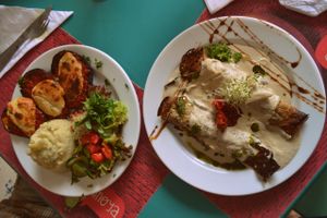 Our lunch on April 5th, 2016, for which we paid (including a salad and a jar of grape juice) 370 pesos (around $ 25) at Chirimoya in Salta