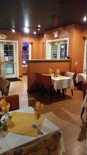 Spacious entry at Istanbul Restaurant in Williamsburg