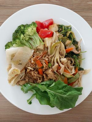 Meu Prato do Dia 🌈 at Li Chen Restaurante Vegetariano in Bauru