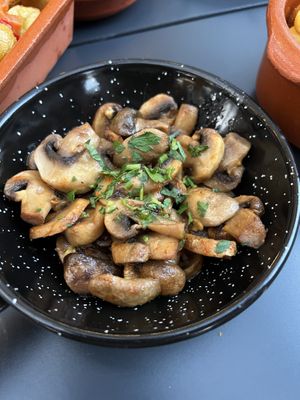 Mushrooms with garlicc   at Casa Portuguesa in Leverkusen