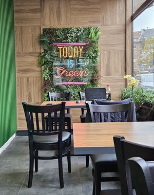 T at Berlin Cigköfte in Dusseldorf