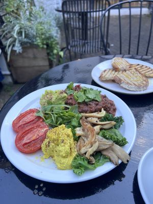 Brunch  at Mandala Café in East London