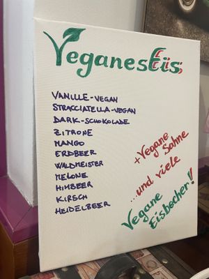 Die Sorten  at Eiscafe Valentino in Emden