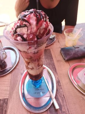  at Eiscafe Valentino in Emden