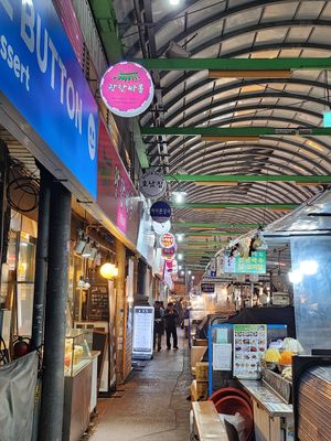 Market at Kwangjang Market in Seoul