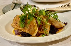 Groenten Gyoza, pittige curry-pindasaus - rode kool-sesam at Eethuis Lamoen in Landegem