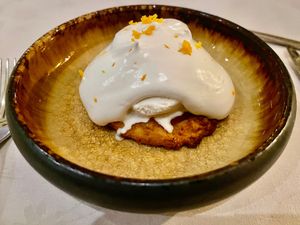 Bloedappelsiengebakje met soja ijs en yuzu mousse at Eethuis Lamoen in Landegem