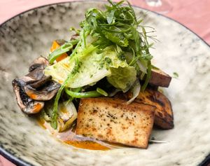 Curry van de dag met gerookte tofu at Eethuis Lamoen in Landegem